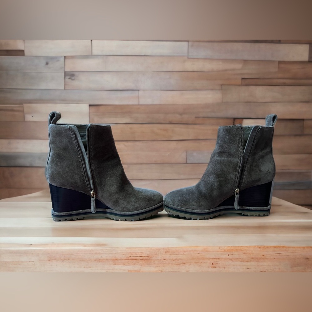 Tory Burch Ankle Booties in Tan Suede